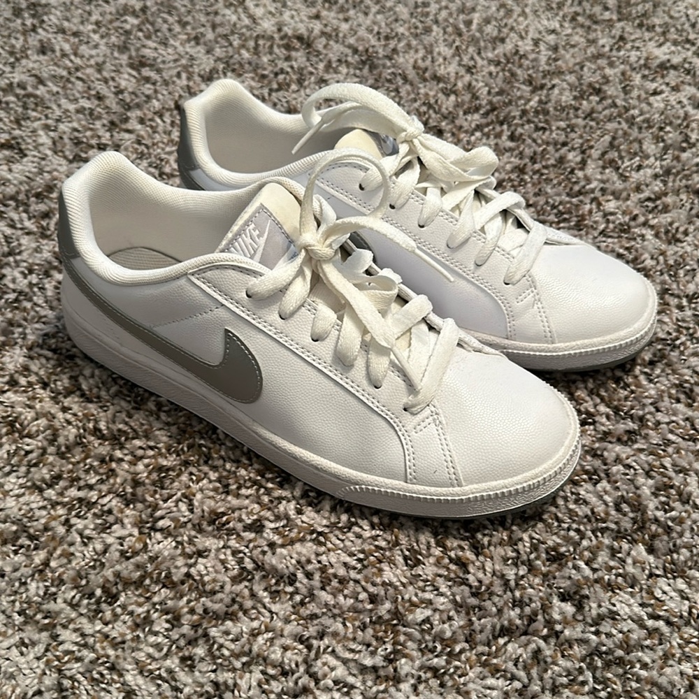 Nike Court Majestic